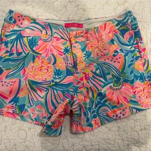 Brand new with tags Lilly Callahan knit short. Tropical punch pattern.